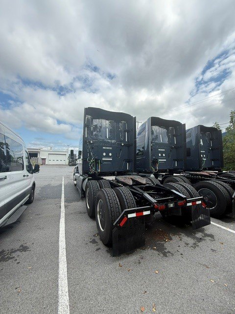 Late-model day cabs
